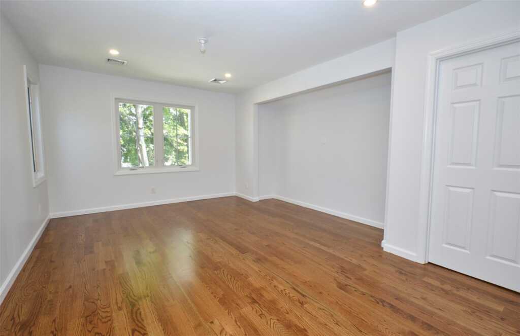 11 Highview Avenue, New Rochelle, NY 10801 - Photo 20 of 43