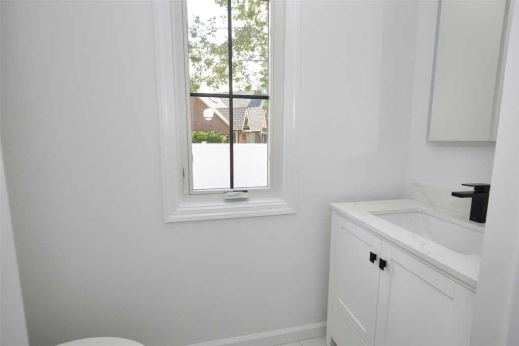 11 Highview Avenue, New Rochelle, NY 10801 - Photo 4 of 43