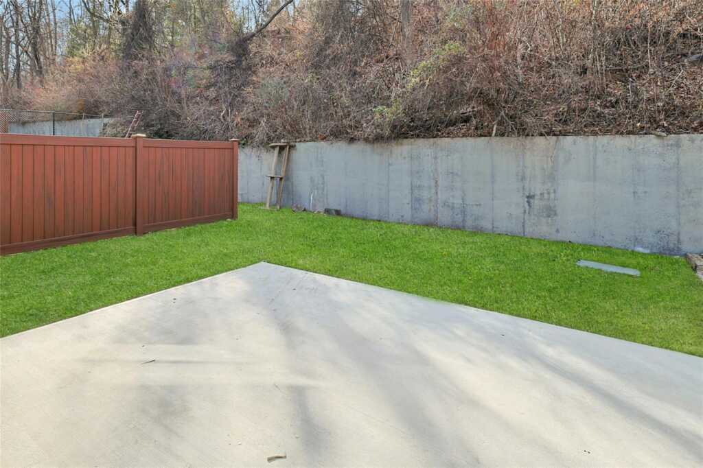 15 Longview Court, Unit #15, Nyack, NY 10960 - Photo 24 of 34