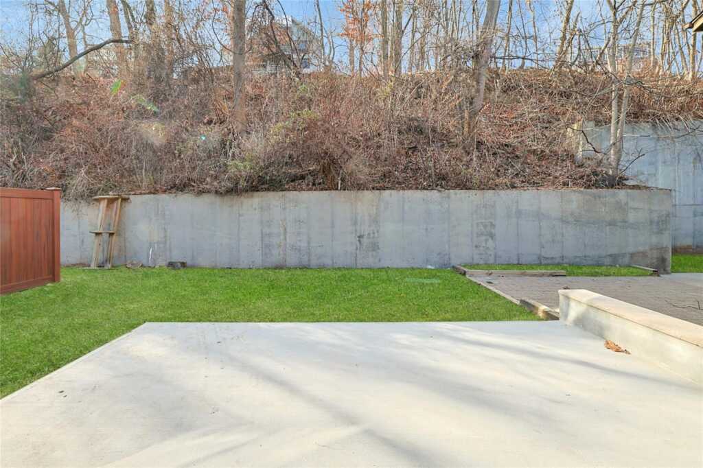 15 Longview Court, Unit #15, Nyack, NY 10960 - Photo 30 of 34