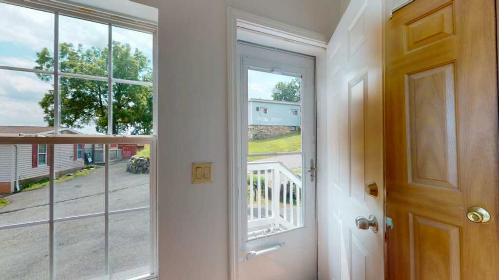 25 Thamsen Drive, Stony Point, NY 10980 - Photo 4 of 28
