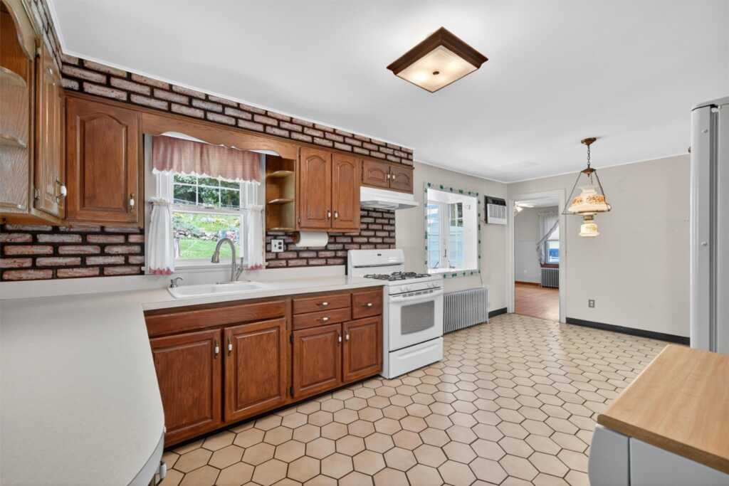 29 Jay Street, Stony Point, NY 10980 - Photo 12 of 37