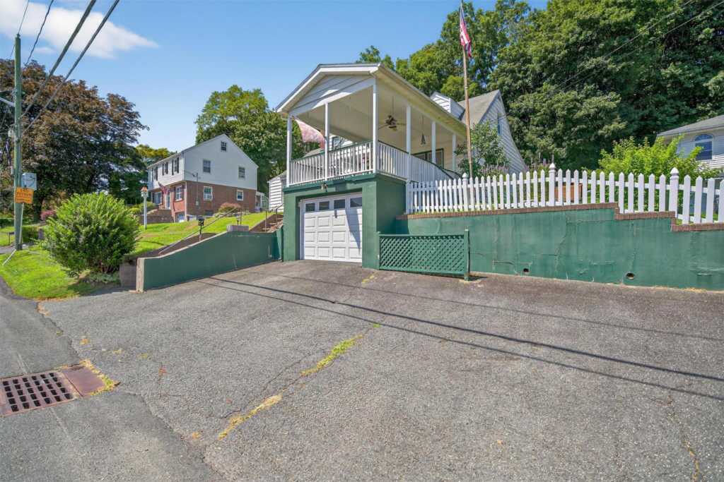 29 Jay Street, Stony Point, NY 10980 - Photo 5 of 37