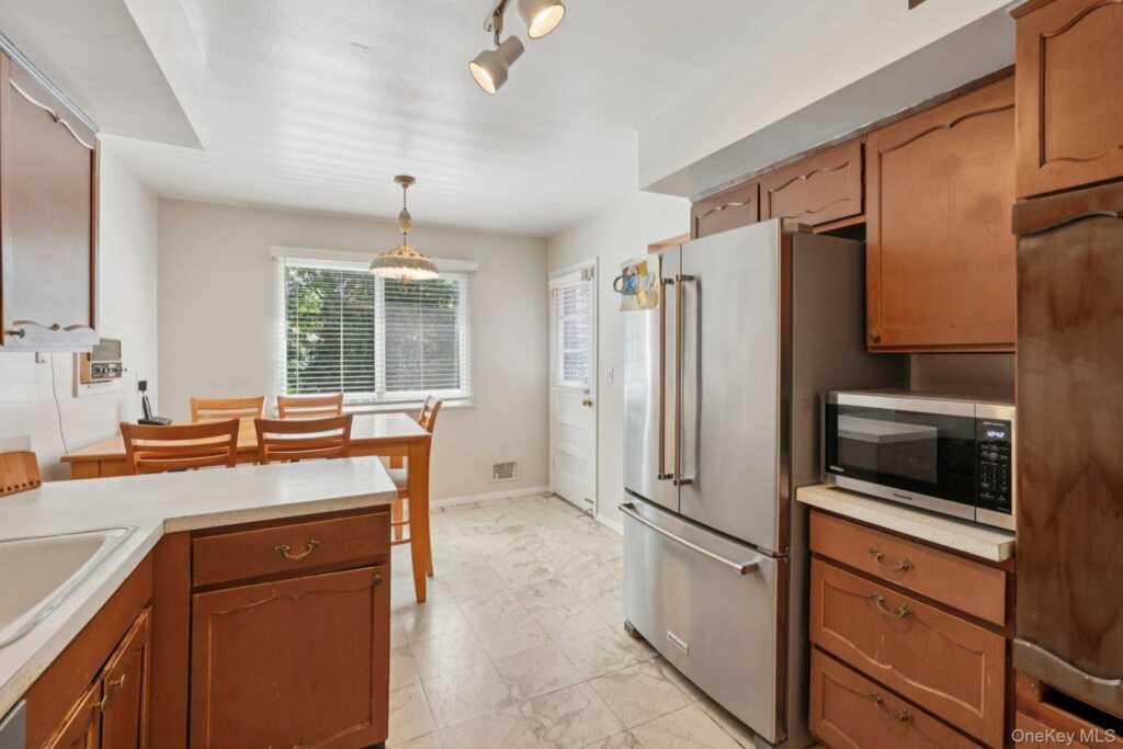 3 Old Farm Circle, White Plains, NY 10605 - Photo 17 of 47