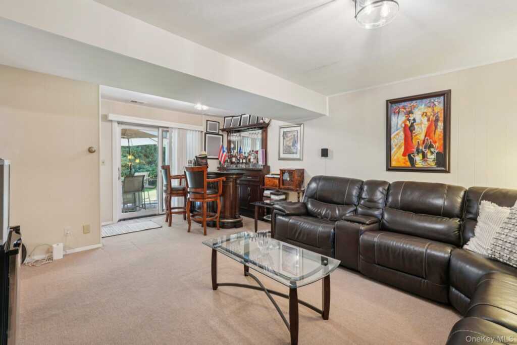 3 Old Farm Circle, White Plains, NY 10605 - Photo 27 of 47