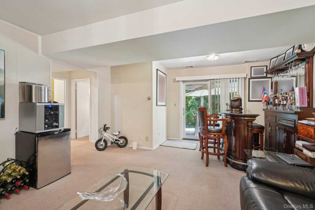 3 Old Farm Circle, White Plains, NY 10605 - Photo 30 of 47