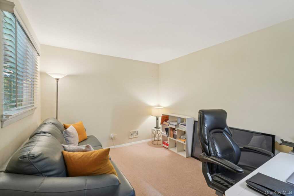 3 Old Farm Circle, White Plains, NY 10605 - Photo 32 of 47