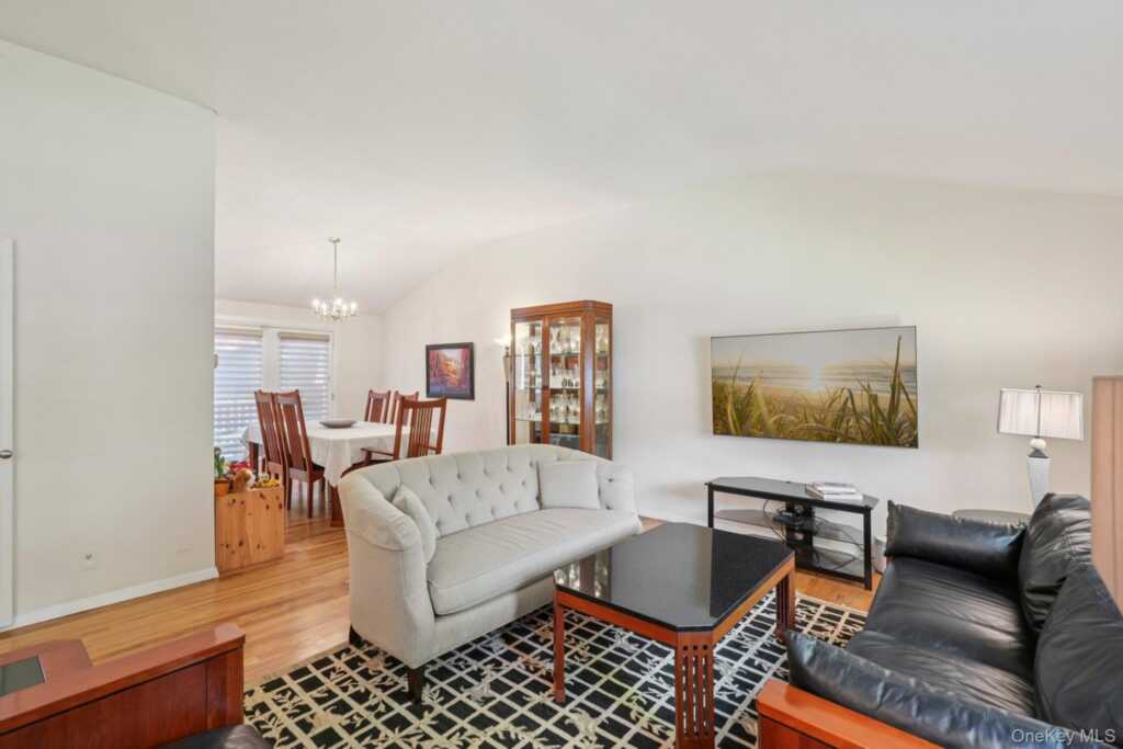 3 Old Farm Circle, White Plains, NY 10605 - Photo 6 of 47