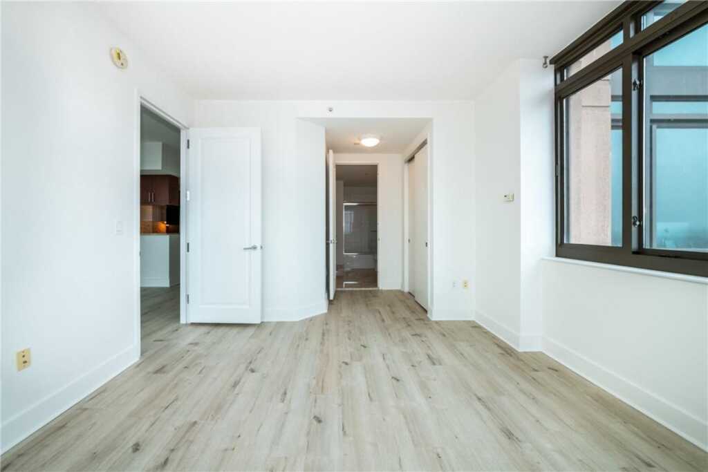 175 Huguenot Street, Unit #2505, New Rochelle, NY 10801 - Photo 14 of 35