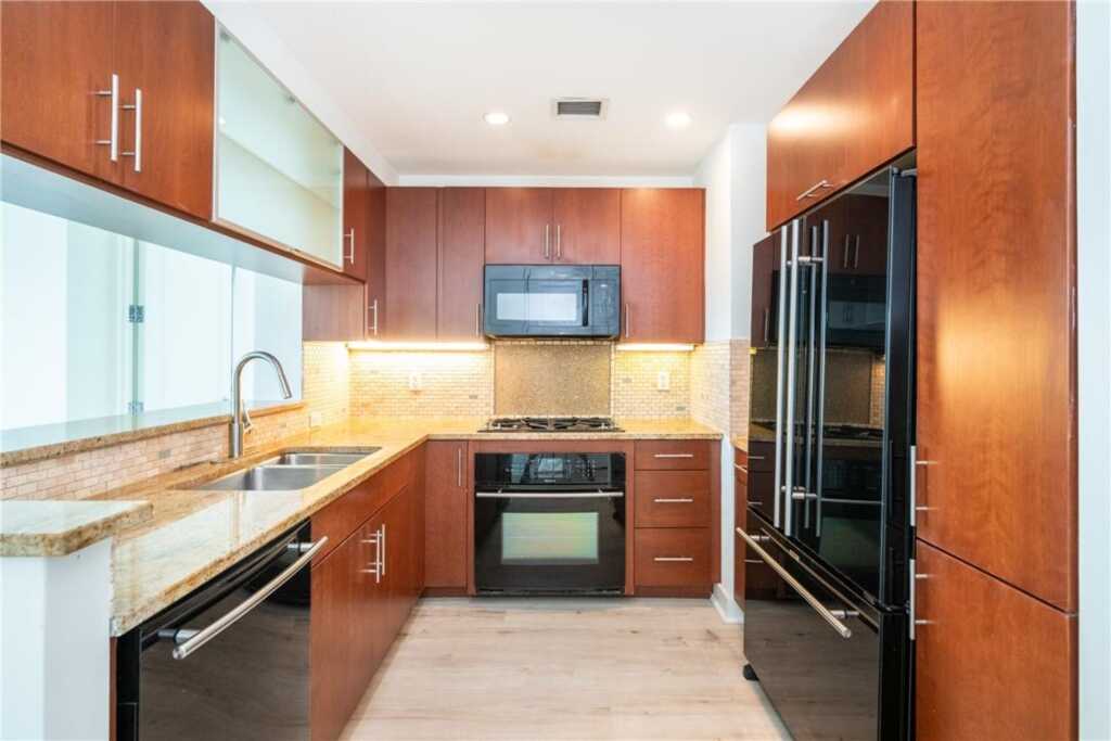 175 Huguenot Street, Unit #2505, New Rochelle, NY 10801 - Photo 8 of 35