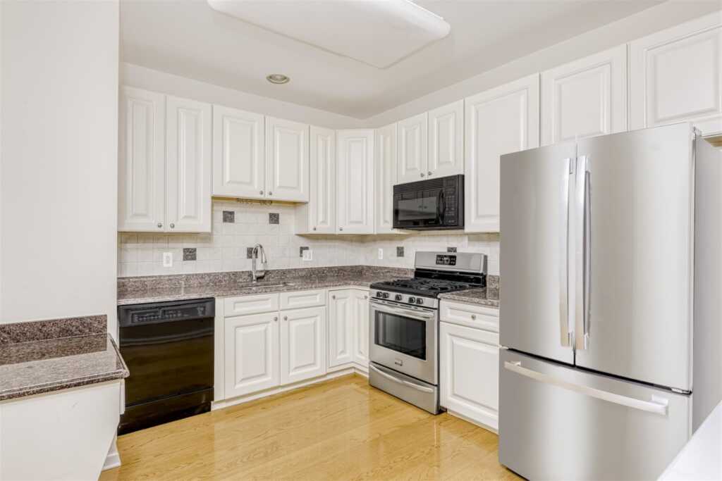 24 De Baun Avenue, Unit #304, Suffern, NY 10901 - Photo 9 of 21