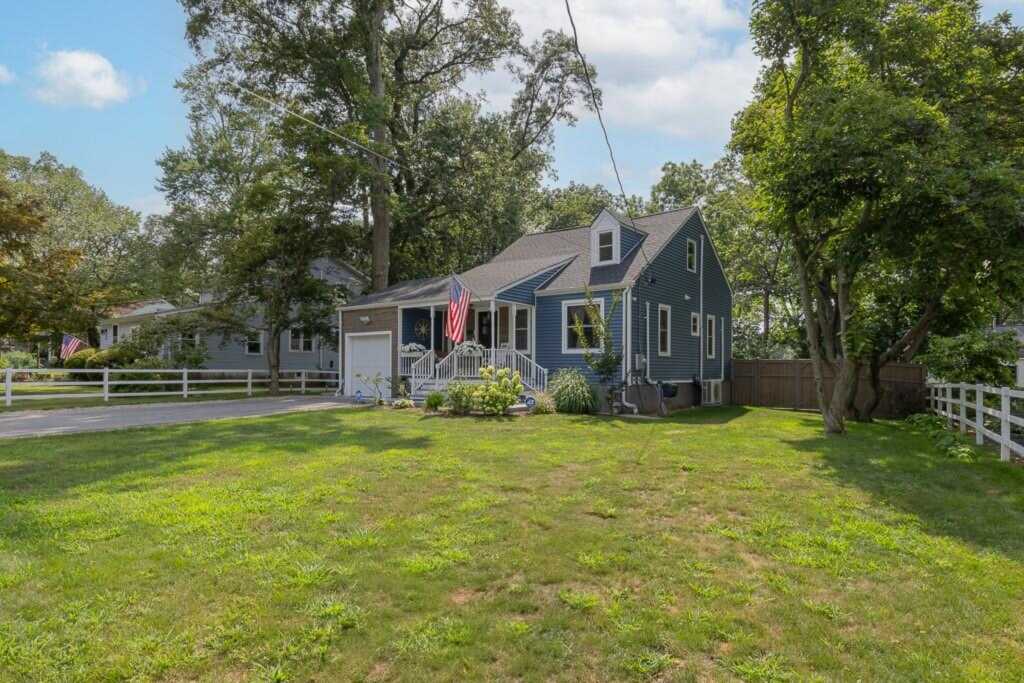 39 Grandview Avenue, Nanuet, NY 10954 - Photo 3 of 32