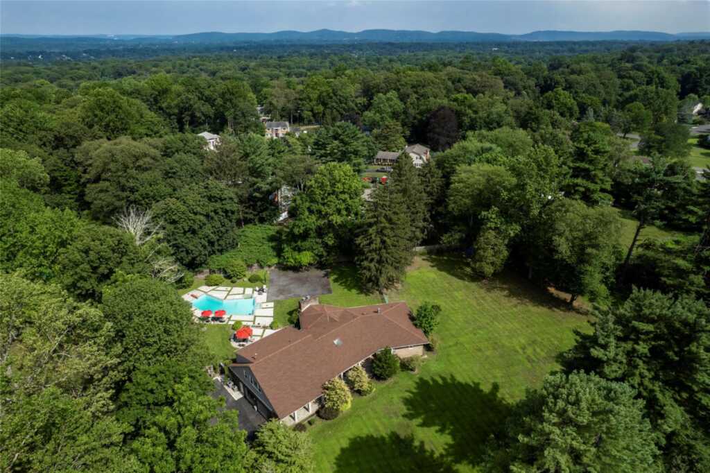 369 Phillips Hill Road, New City, NY 10956 - Photo 34 of 40