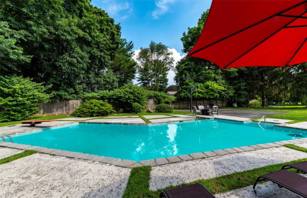 369 Phillips Hill Road, New City, NY 10956 - Photo 4 of 40