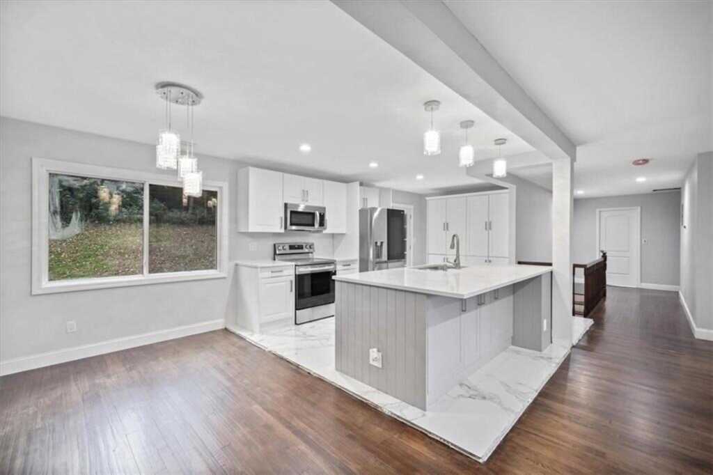 423 Westchester Avenue, White Plains, NY 10604 - Photo 8 of 34
