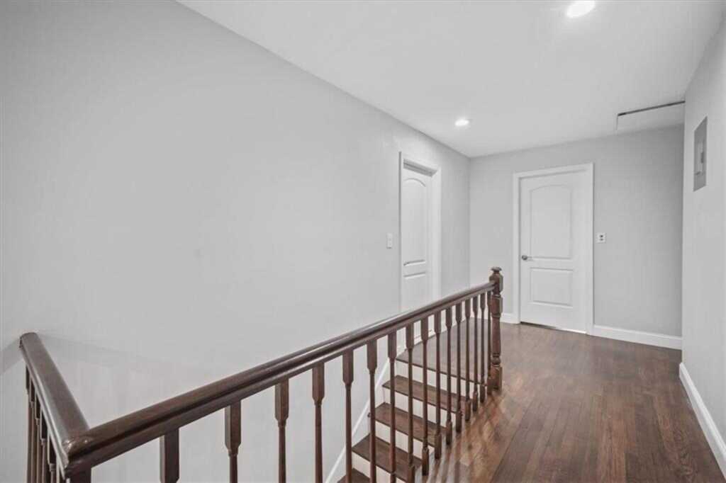 423 Westchester Avenue, White Plains, NY 10604 - Photo 9 of 34