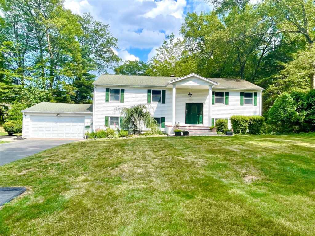 5 Renwood Court, New City, NY 10956