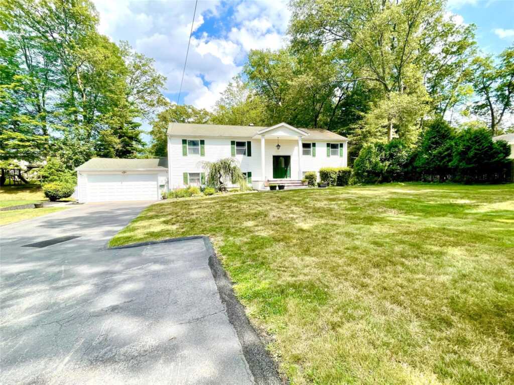 5 Renwood Court, New City, NY 10956 - Photo 2 of 23
