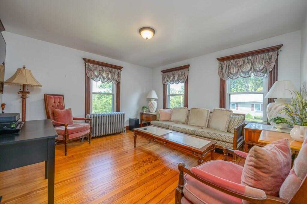 24 Moore Avenue, Pearl River, NY 10965 - Photo 17 of 31