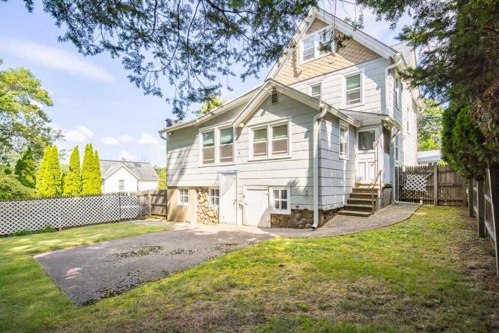24 Moore Avenue, Pearl River, NY 10965 - Photo 26 of 31