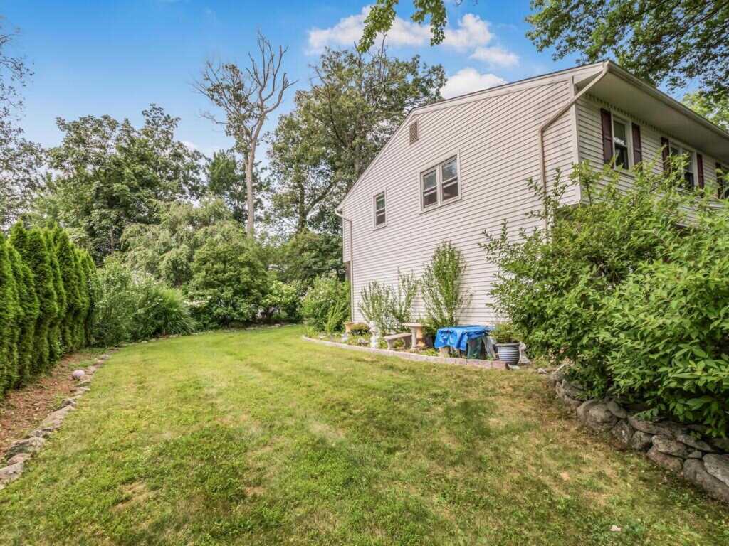 5 Drexel Court, New City, NY 10956 - Photo 33 of 42