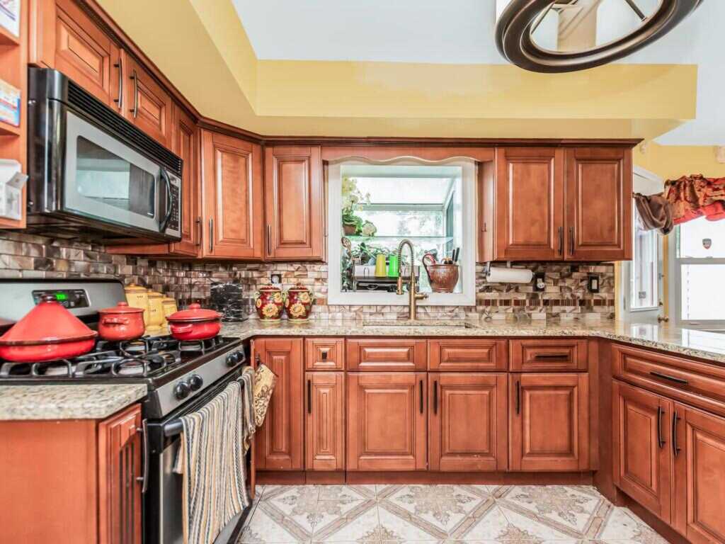 5 Drexel Court, New City, NY 10956 - Photo 6 of 42