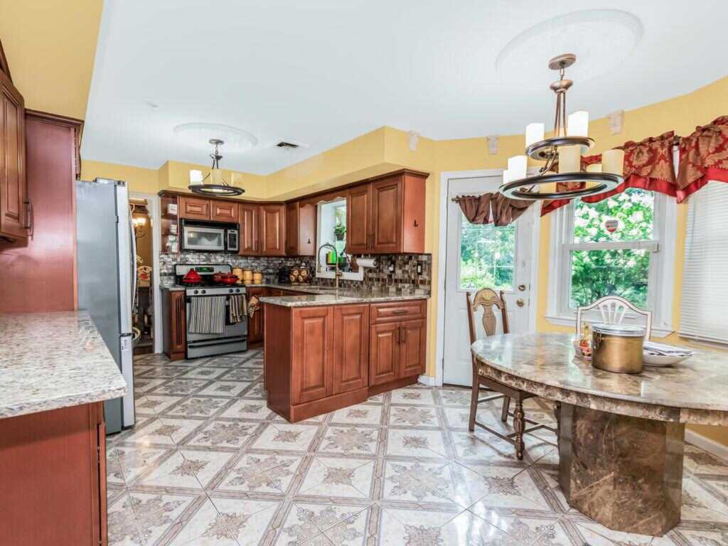 5 Drexel Court, New City, NY 10956 - Photo 8 of 42