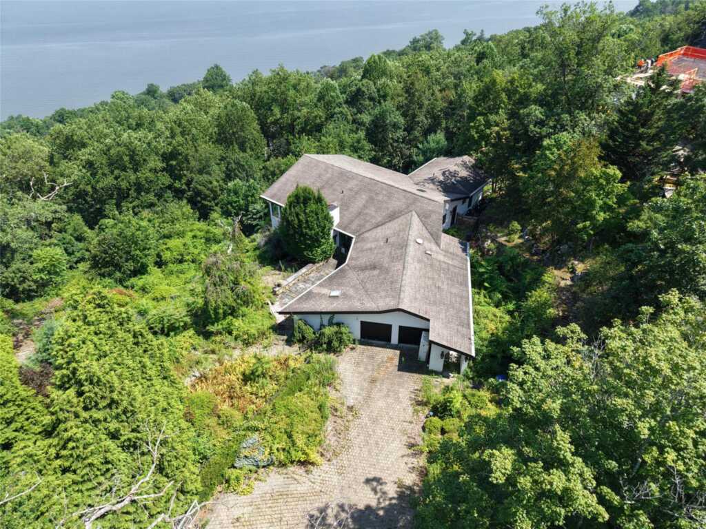 9 Tweed Boulevard, Nyack, NY 10960 - Photo 3 of 5