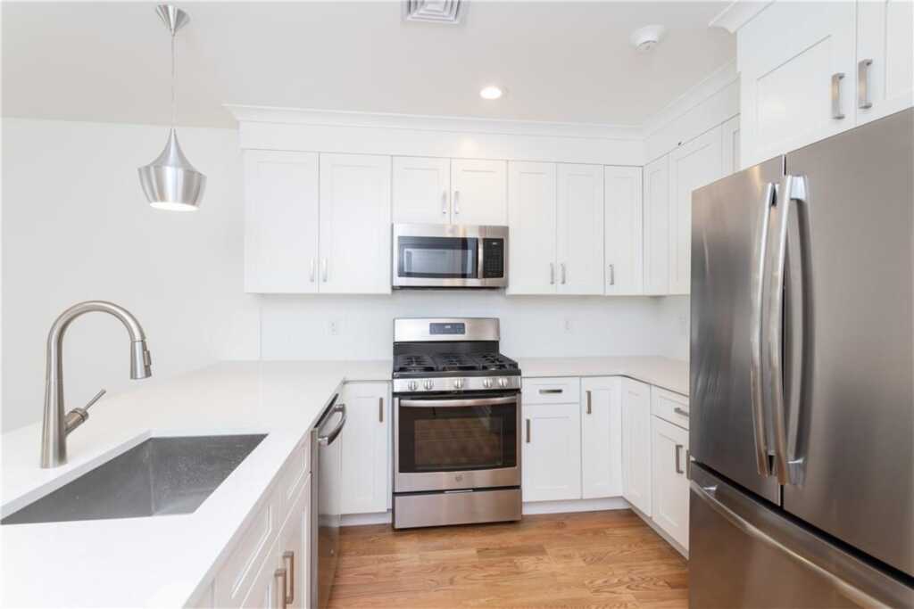 121 Fisher Avenue, Unit #6, White Plains, NY 10606 - Photo 2 of 23