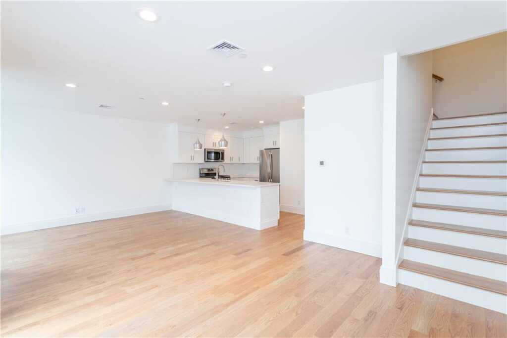 121 Fisher Avenue, Unit #6, White Plains, NY 10606 - Photo 6 of 23