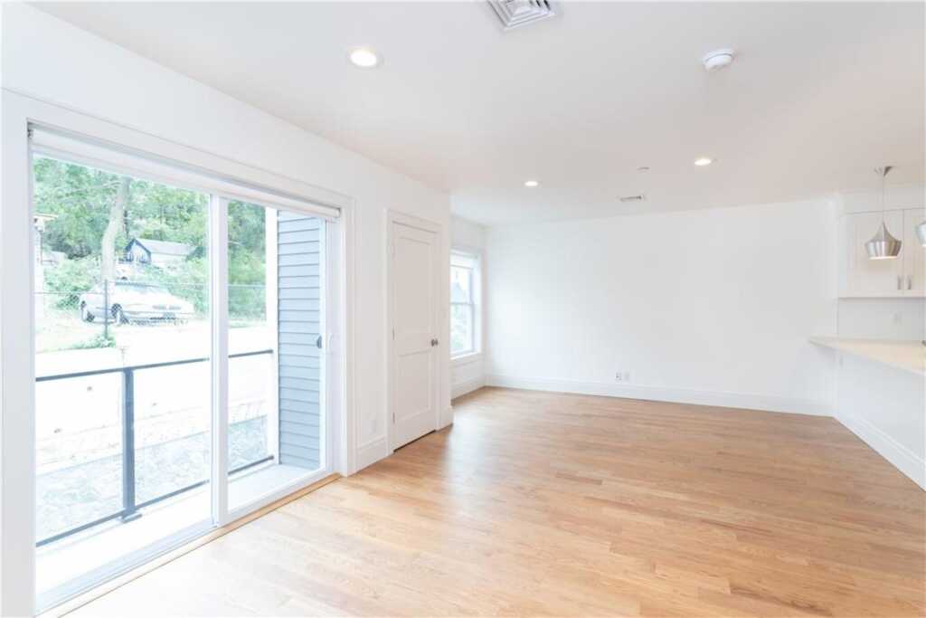 121 Fisher Avenue, Unit #6, White Plains, NY 10606 - Photo 7 of 23