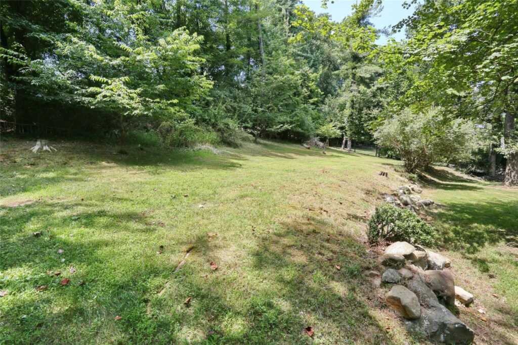 20 Woodglen Drive, New City, NY 10956 - Photo 36 of 41
