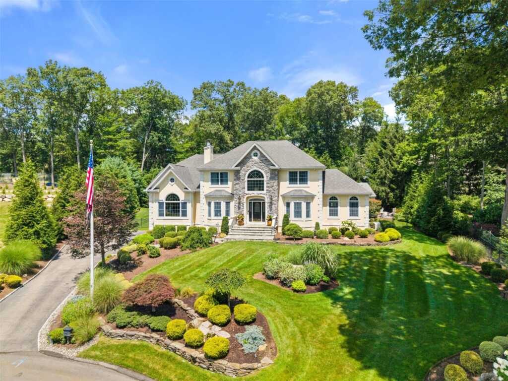 22 Perrins Peak Road, Stony Point, NY 10980 - Photo 2 of 48