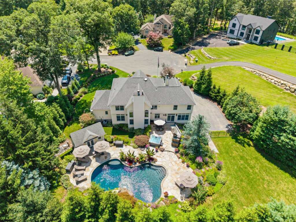 22 Perrins Peak Road, Stony Point, NY 10980 - Photo 3 of 48
