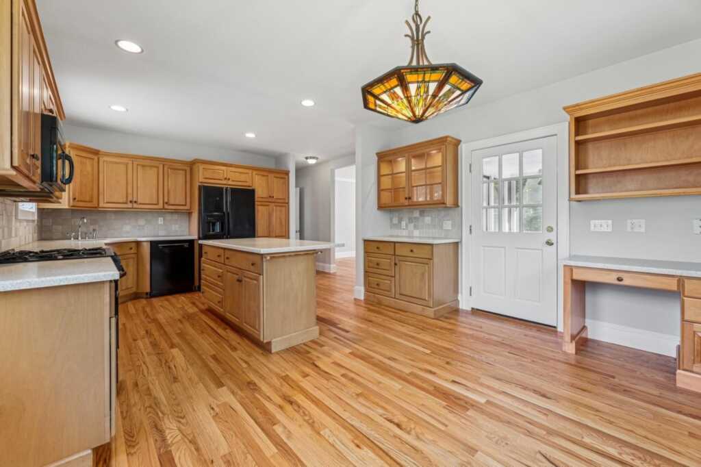139 Castle Heights Avenue, Nyack, NY 10960 - Photo 19 of 37