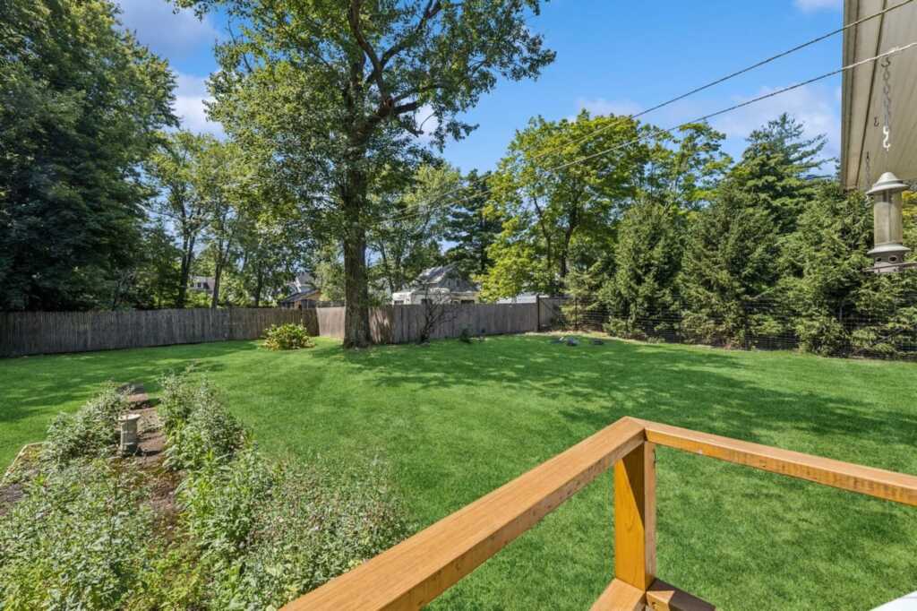139 Castle Heights Avenue, Nyack, NY 10960 - Photo 30 of 37