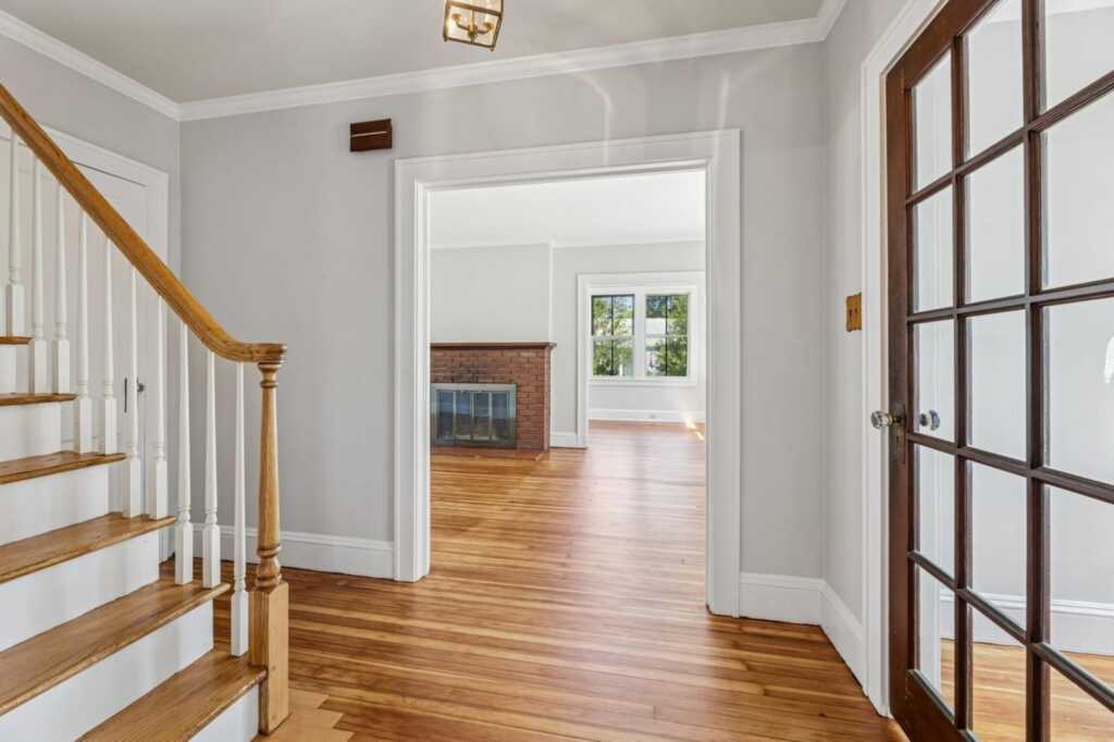 139 Castle Heights Avenue, Nyack, NY 10960 - Photo 4 of 37