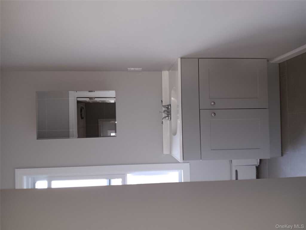 142 Smith Street, Unit #142 apt2, Rye, NY 10573 - Photo 4 of 10