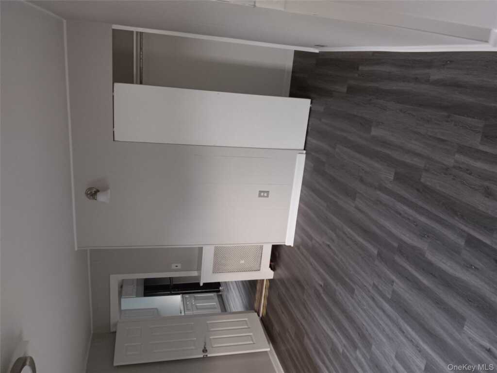 142 Smith Street, Unit #142 apt2, Rye, NY 10573 - Photo 6 of 10