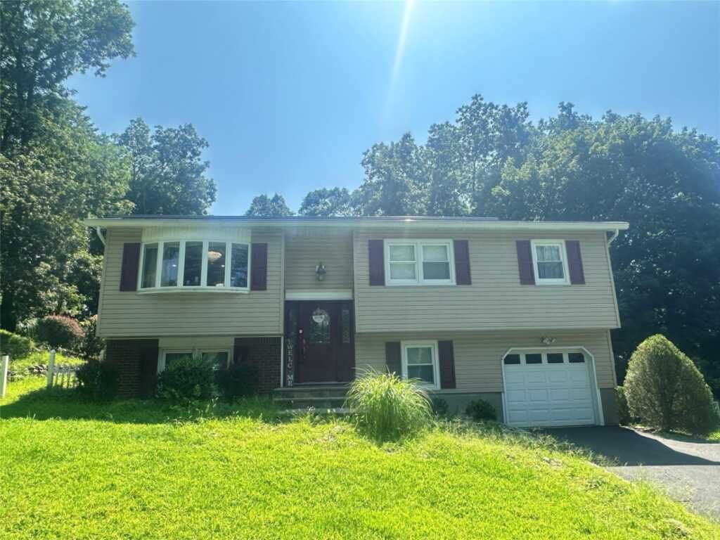 9 Ann Avenue, Stony Point, NY 10980 - Photo 2 of 23
