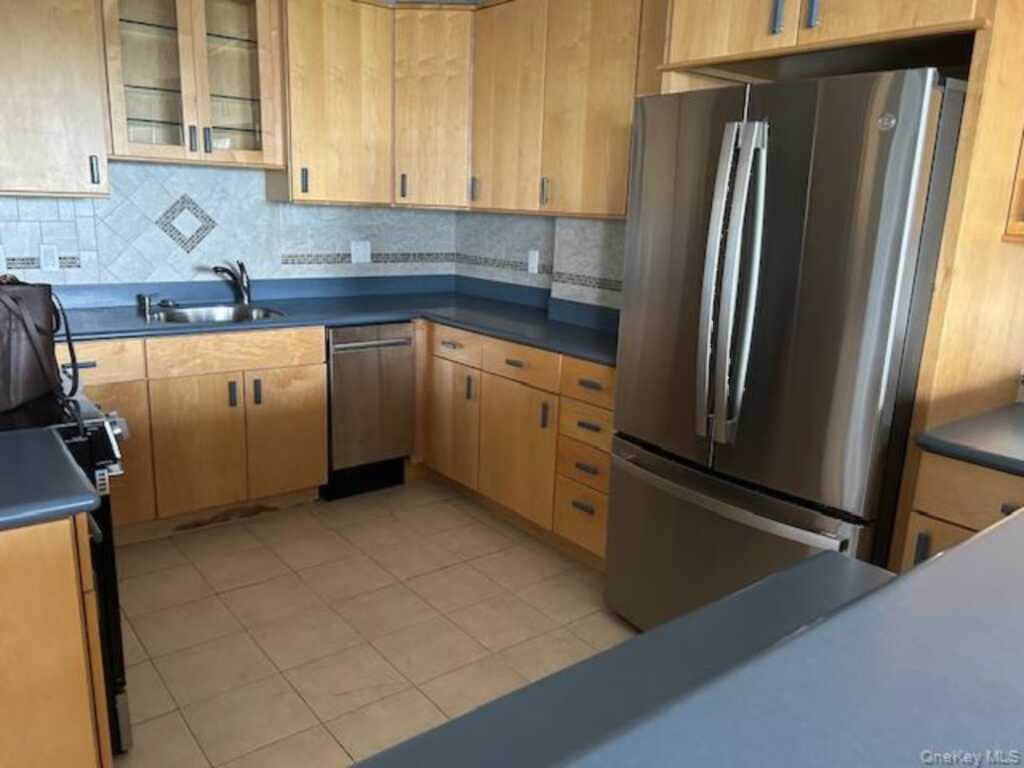 15 Stewart Place, Unit #7A, White Plains, NY 10603 - Photo 2 of 10