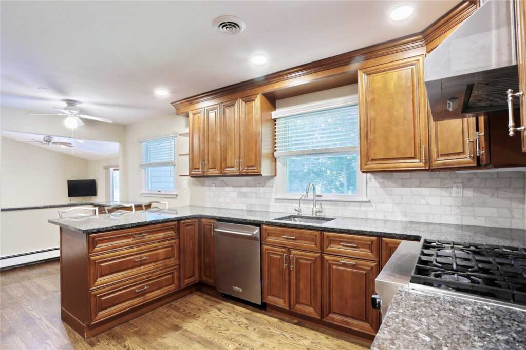 121 Smith Hill Road, Suffern, NY 10901 - Photo 11 of 35