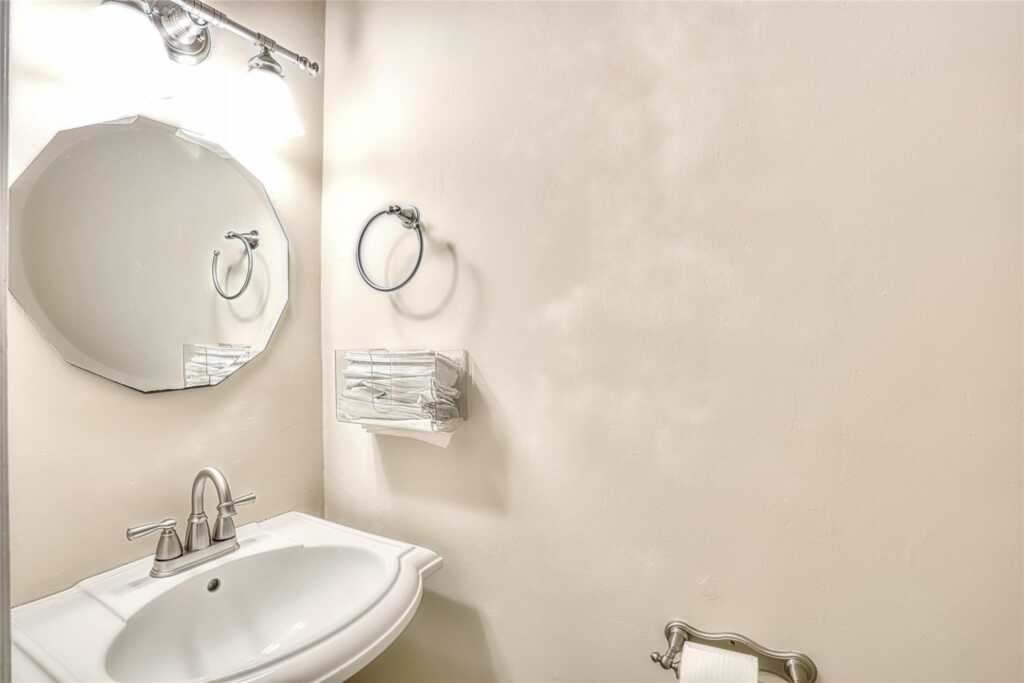 121 Smith Hill Road, Suffern, NY 10901 - Photo 13 of 35
