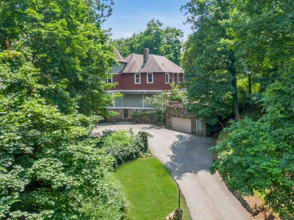 65 Rockledge Drive, Suffern, NY 10901