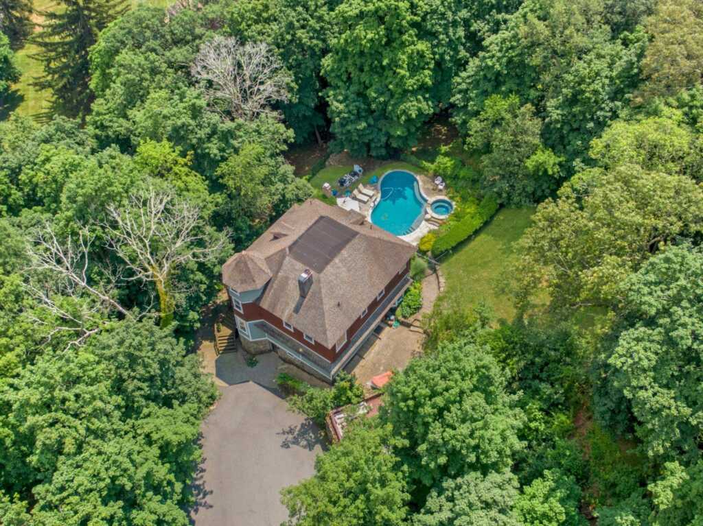 65 Rockledge Drive, Suffern, NY 10901 - Photo 3 of 48
