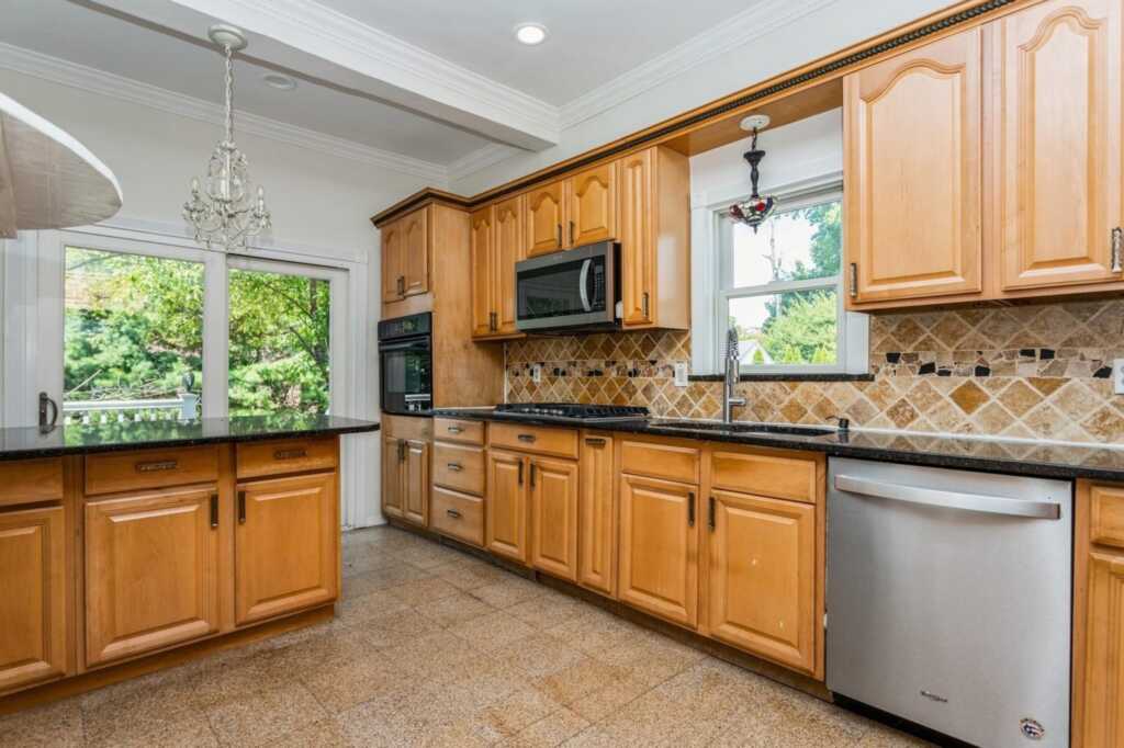 24 Kress Avenue, New Rochelle, NY 10801 - Photo 17 of 44