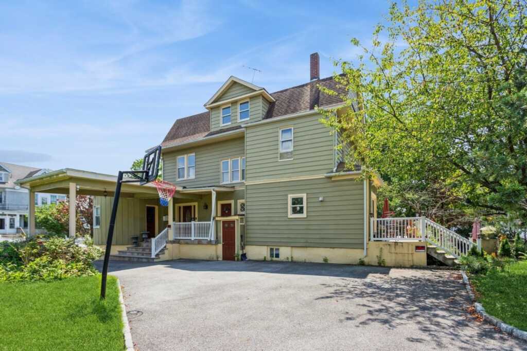 24 Kress Avenue, New Rochelle, NY 10801 - Photo 3 of 44