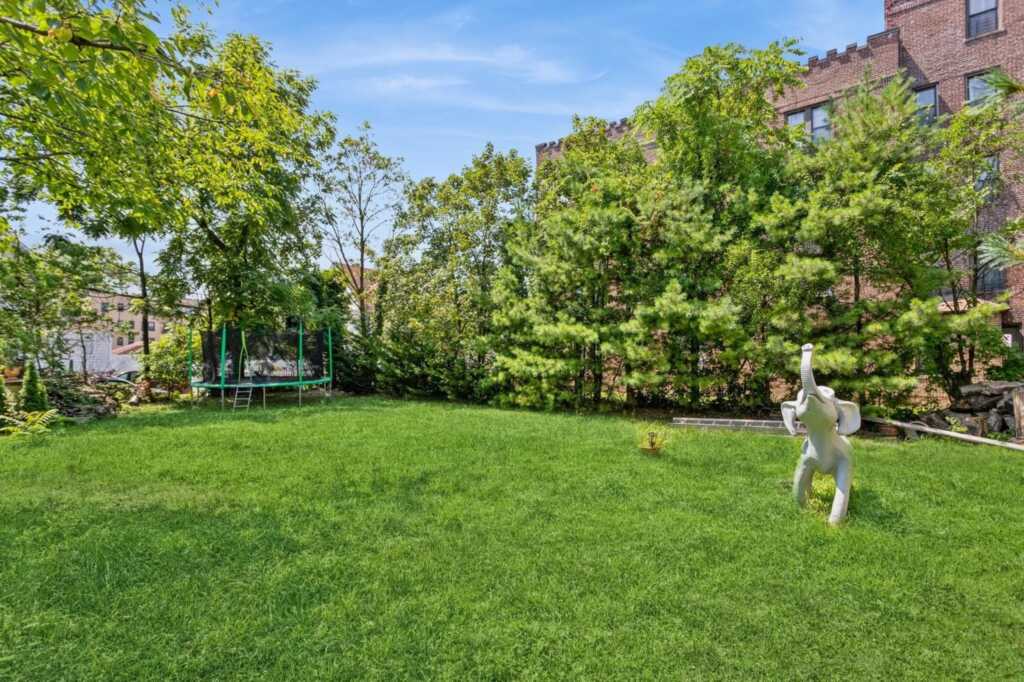 24 Kress Avenue, New Rochelle, NY 10801 - Photo 34 of 44