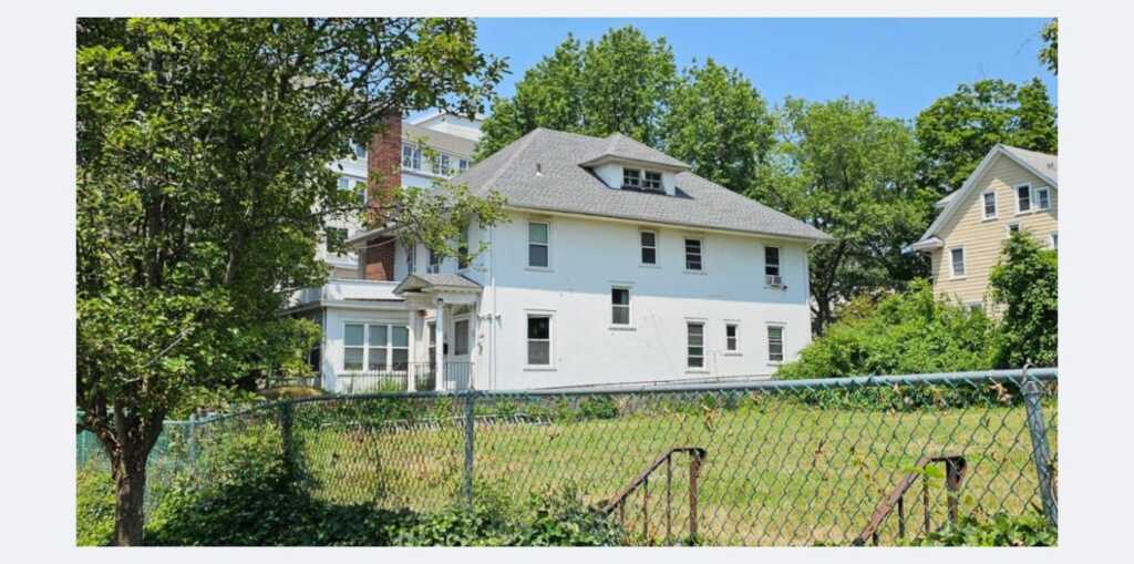 13 Longview Avenue, White Plains, NY 10605 - Photo 3 of 8