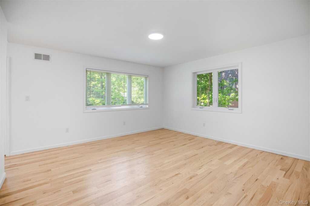 250 Blauvelt Road, Pearl River, NY 10965 - Photo 14 of 33